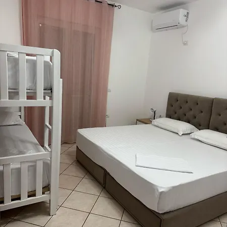 Linda Kwatera prywatna *