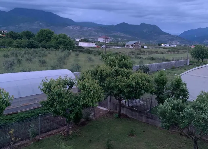 Linda ホームステイ Shkodër