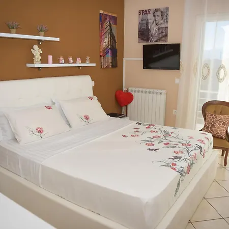 Linda Habitación en casa particular Shkodër