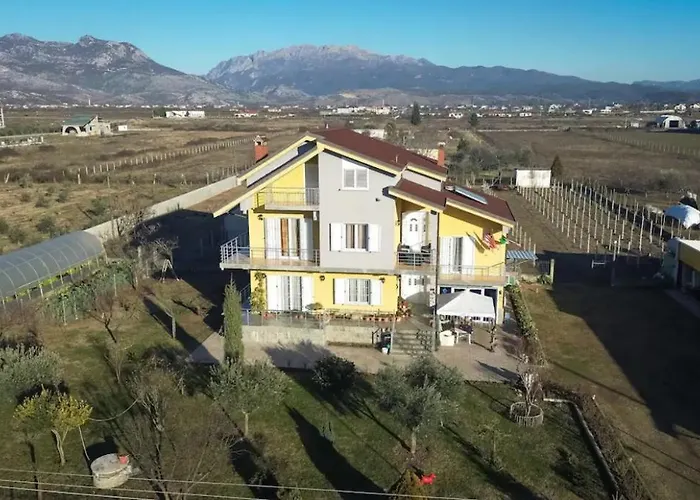 Linda בית אירוח