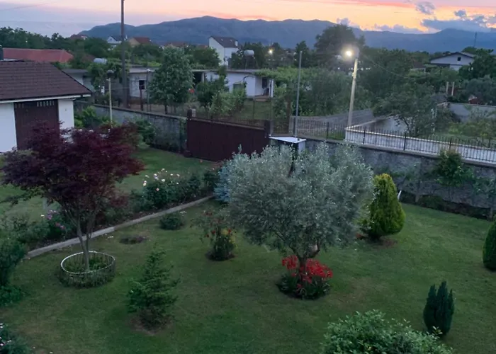 Linda בית אירוח *