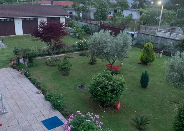 Linda בית אירוח